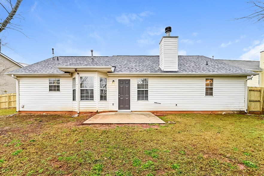 Building Photo - 604 Fieldcrest Dr