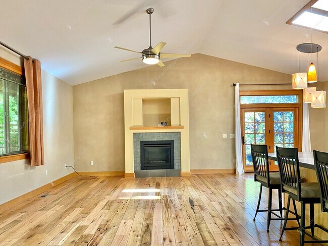 Building Photo - West Hills Gem with Timeless Charm and Mod...