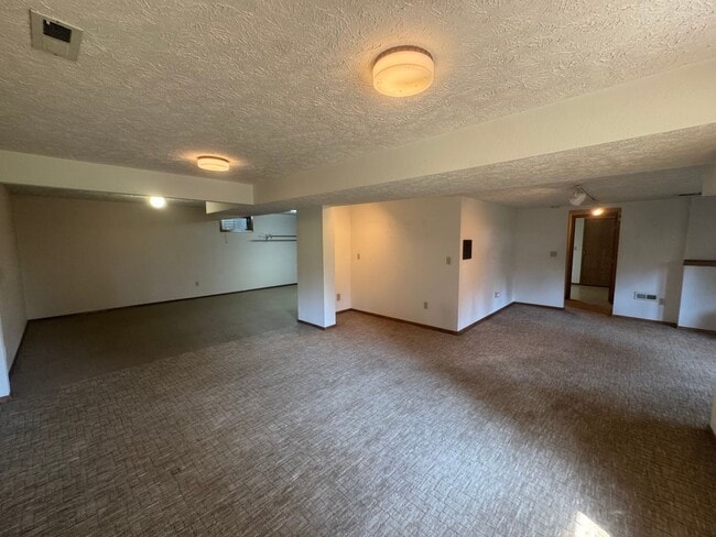 Building Photo - Charming 3 Bed, 3 Bath Home in Spokane Val...