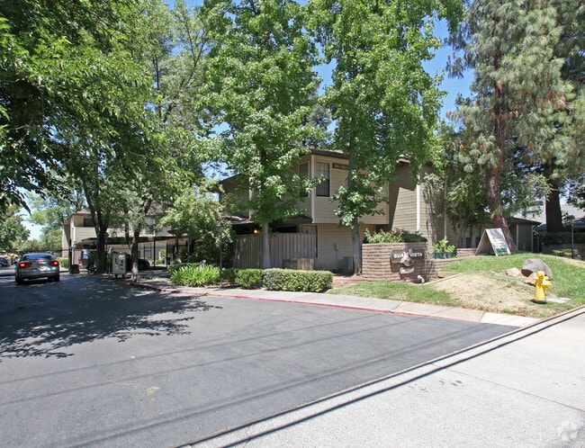 Building Photo - Quail Vista Apartments
