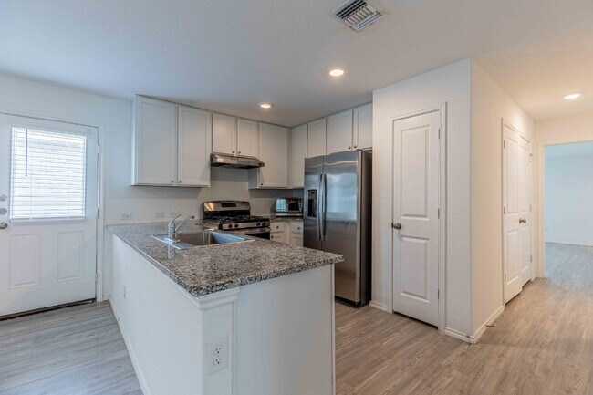 Building Photo - 6562 Runaway Row