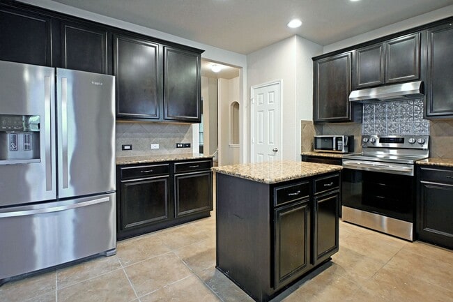 Building Photo - 934 Avery Pkwy