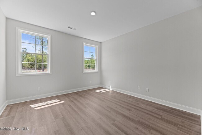 Building Photo - 1001 Tawney Trce