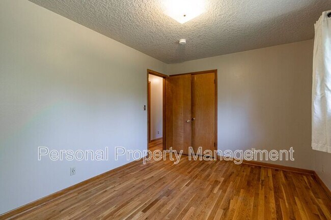Building Photo - 4705 NW Harney St