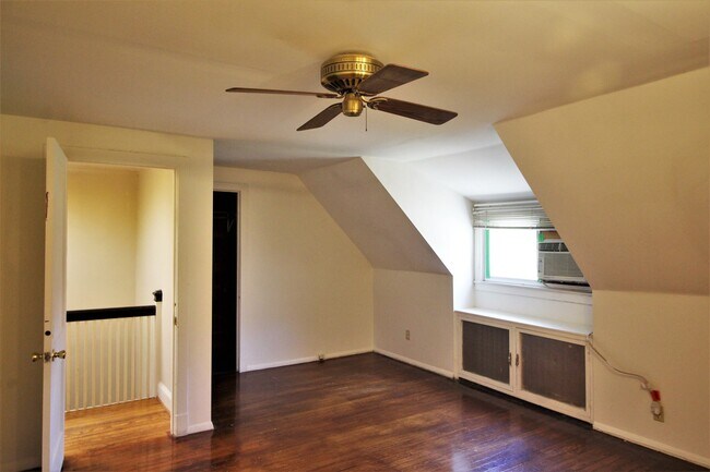 Building Photo - 2026/2027 Off-Campus JHU Spacious 5bd/2ba Rowhome OSP & W/D! Available 6/8