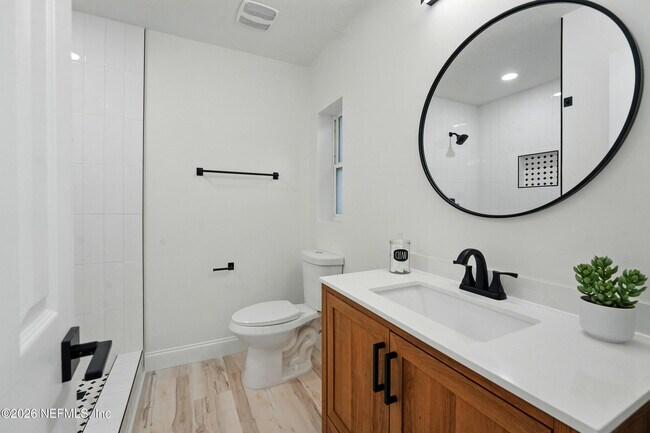 Building Photo - 2915 Holly Bay Rd