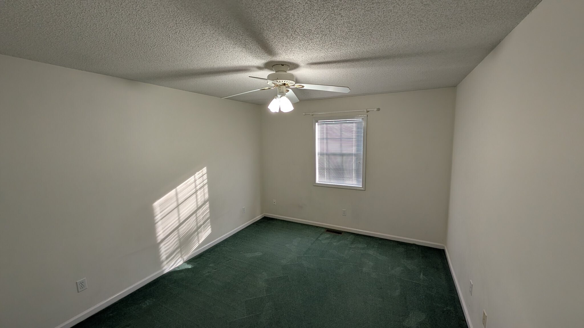 Building Photo - 64 Woodfield Pl