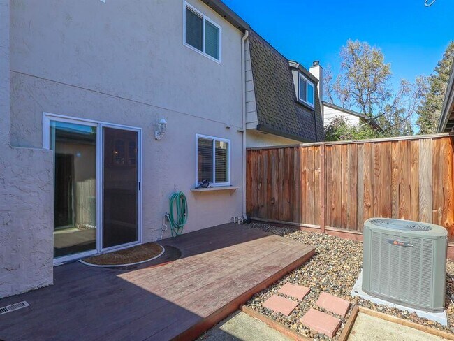 Building Photo - 1484 Carnot Dr