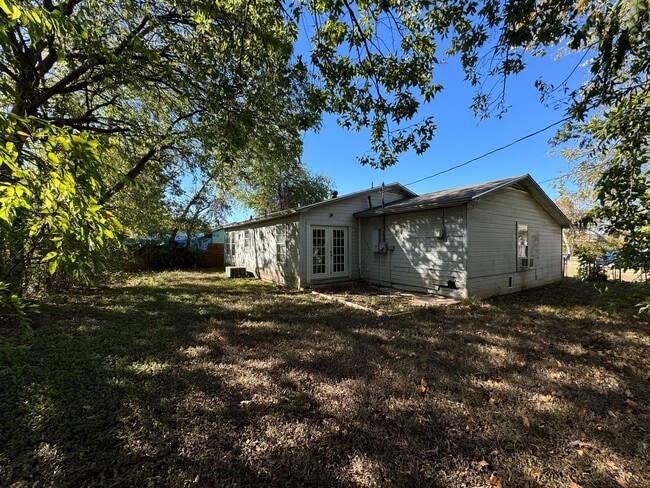 Building Photo - 1808 N Gray St
