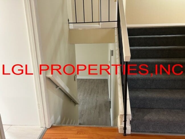 Building Photo - 1470 Pebblewood Dr