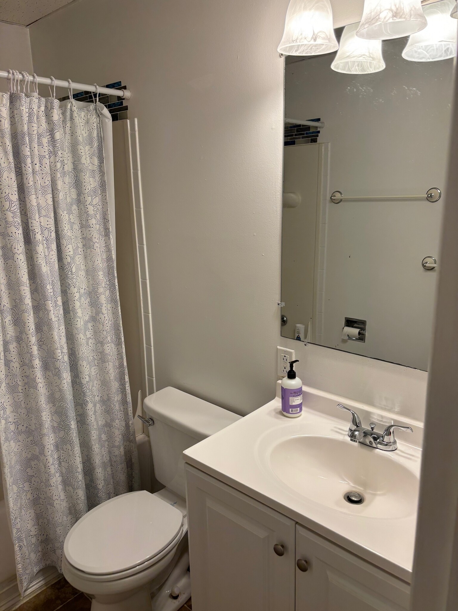 Building Photo - 121 W William St