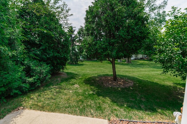 Building Photo - 3 bedroom / 2.5 bathroom Townhome for Rent...