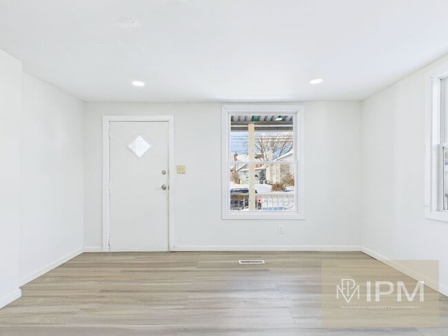 Building Photo - Charming 3 Bed, 1.5 Bath in Steelton, Pa!