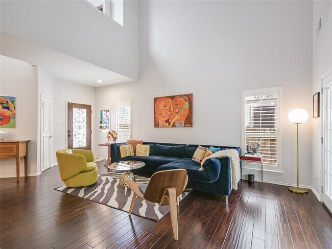 Building Photo - 4117 Bayberry Dr