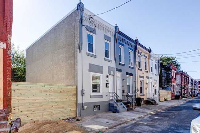 Building Photo - 2914 Westmont St