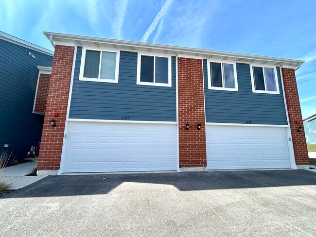 Building Photo - 1123 Gillespie Ln