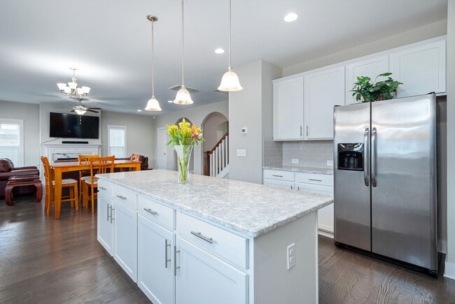 Building Photo - Room to Spread Out! 4BR, 3.5BA Home Near Liberty Creek Schools