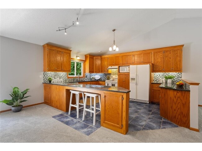 Building Photo - 18525 County Rd 24