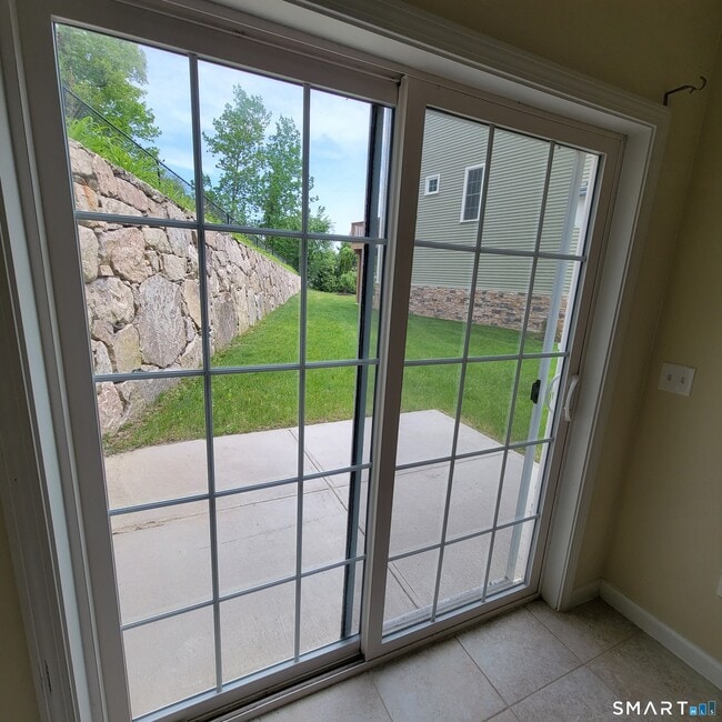 Building Photo - 19 Oak Meadows Dr