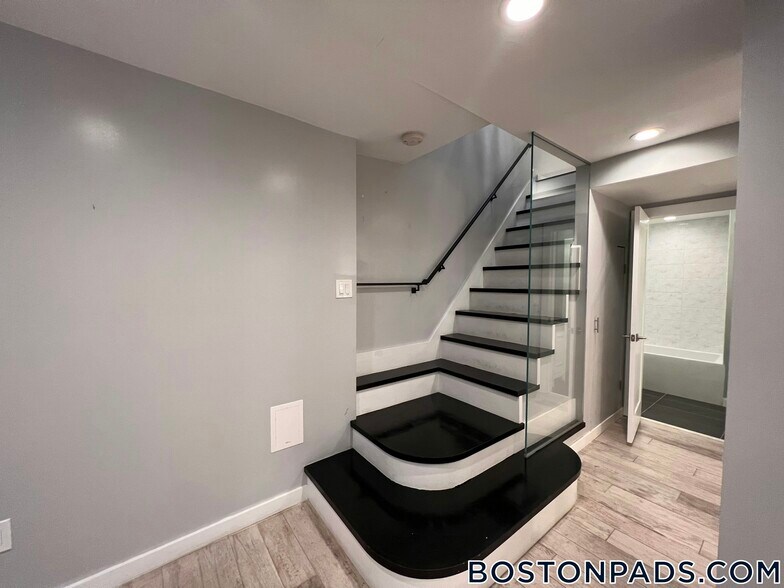 Building Photo - 469 Massachusetts Ave