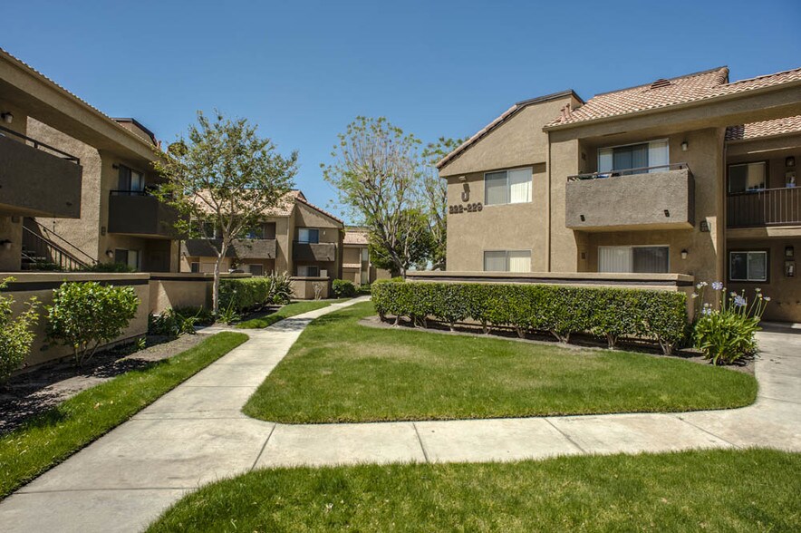 Carmel at the Colony 2550 E Riverside Dr Ontario CA 91761 Apartment