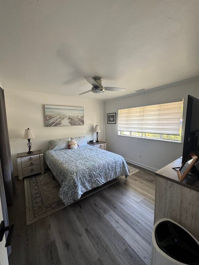 Building Photo - 919 La Fiesta Ct