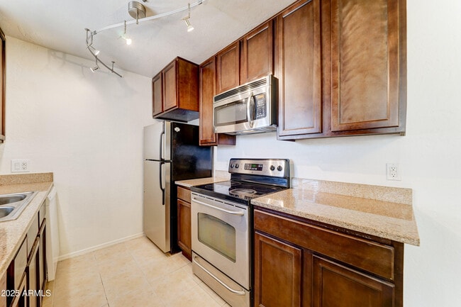 Primary Photo - 14145 N 92nd St