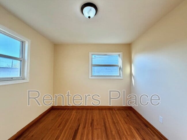 Building Photo - 4920 S Maybelle Ave