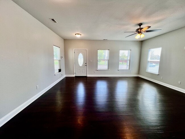 Building Photo - Gorgeous 4 bedroom 3 bath new construction...