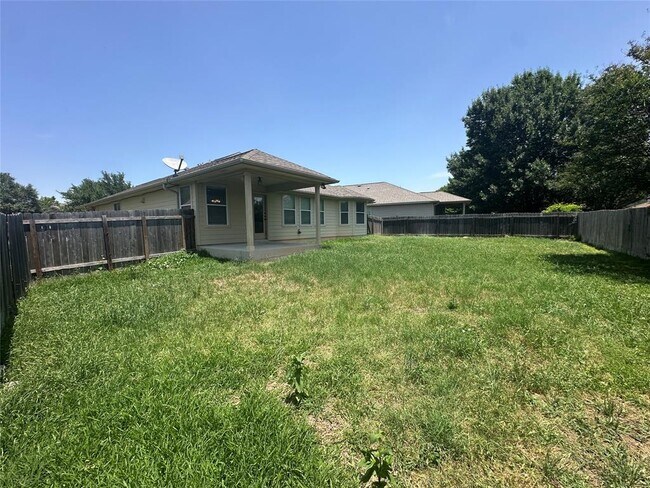 Building Photo - 7714 Squirrel Hollow Dr