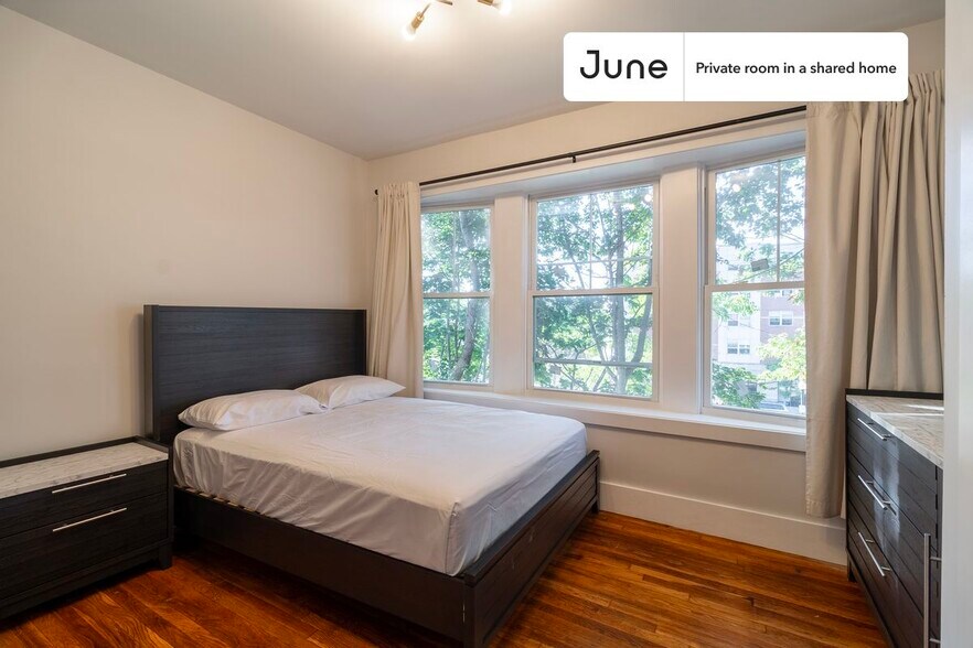 Primary Photo - Room in Shared 5 bed/2 bath home