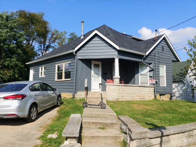 Primary Photo - 401 E 12th St