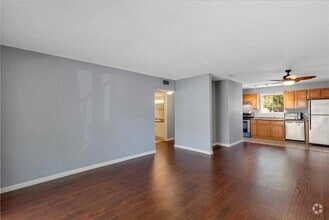 Building Photo - Hawthorne Reserve Condo