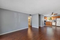 Building Photo - Hawthorne Reserve Condo
