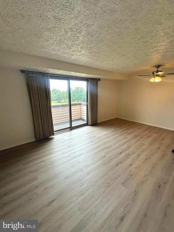 Building Photo - 995L Heather Ridge Dr