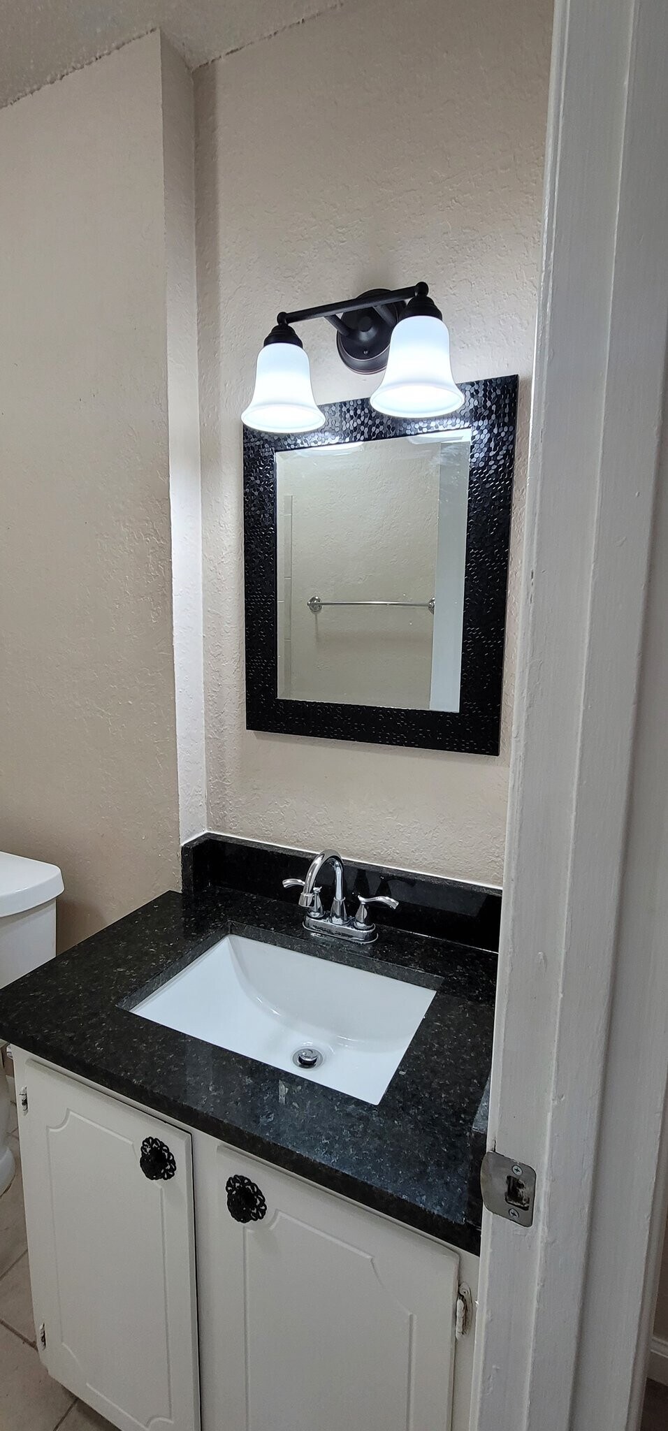 Building Photo - 728 N Main St