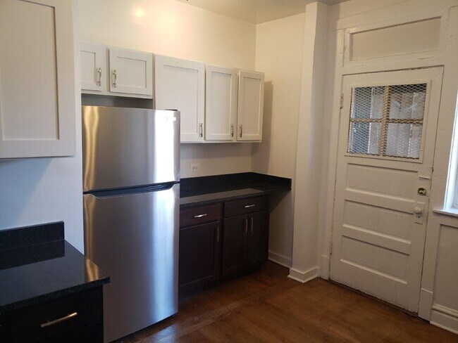 Building Photo - 4414 N St Louis Ave