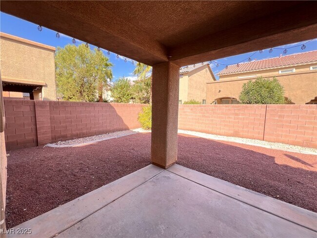 Building Photo - 5628 Granville Lake St