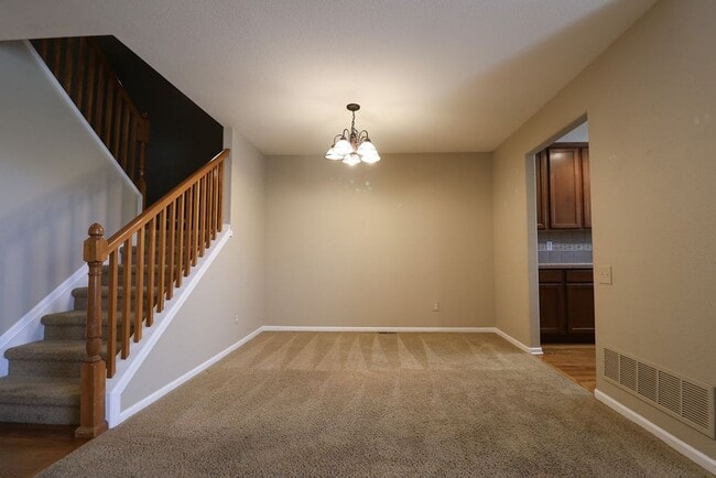 Building Photo - Beautiful Updated Town Home in Fort Collins
