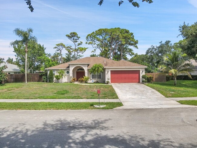 Building Photo - 945 Sunflower Ave