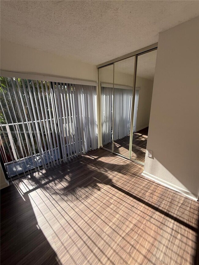 Building Photo - 738 Mill Valley Pl