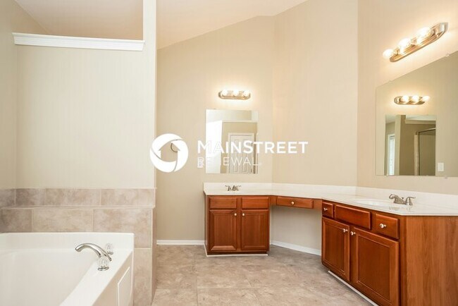 Building Photo - 5 Bedroom Pet-Friendly Home in Austell, GA with Main Street Renewal
