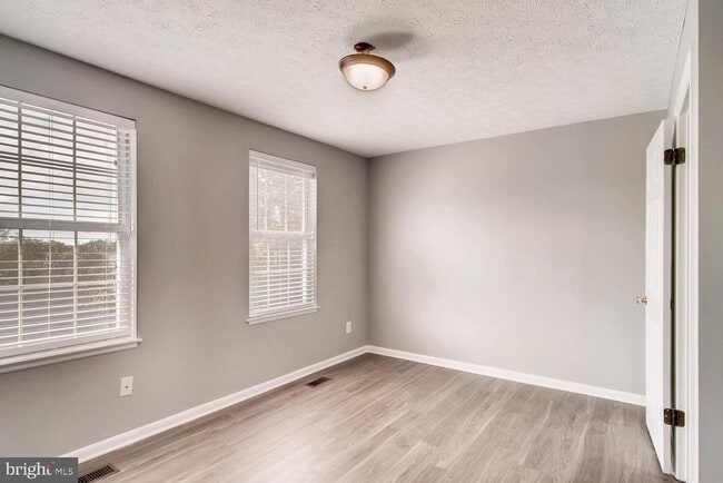 Building Photo - 1315 SPRING Ct