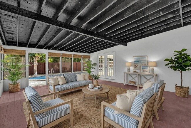 Building Photo - 1600 SW 9th St