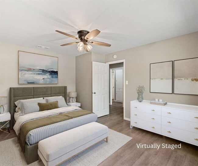 Building Photo - 1301 Barrington Dr