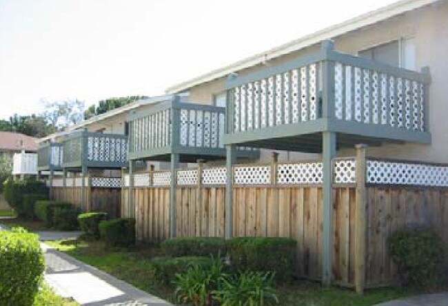 Balconies - Santa Ana Apartments