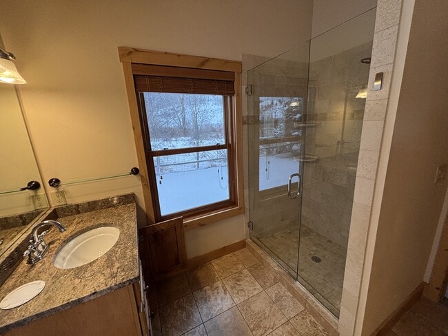 Building Photo - 3355 E Horse Creek Rd