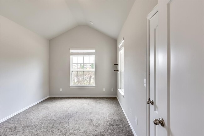 Building Photo - 505 Palmilla St