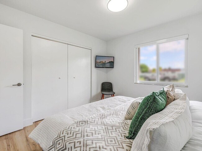 Building Photo - 16010 NW 37th Ct