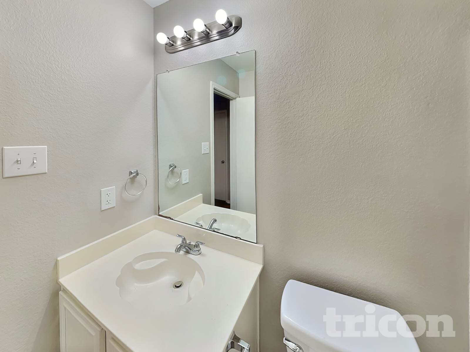 Building Photo - 755 Catalina Dr